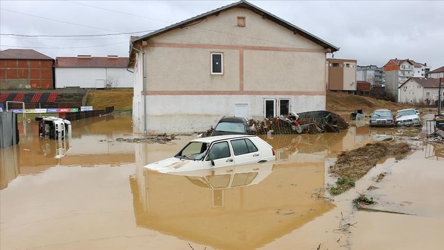 Abazi për vërshimet në Mitrovicë: Ka raste kur qytetarët refuzuan t’i lëshojnë shtëpitë (VIDEO)