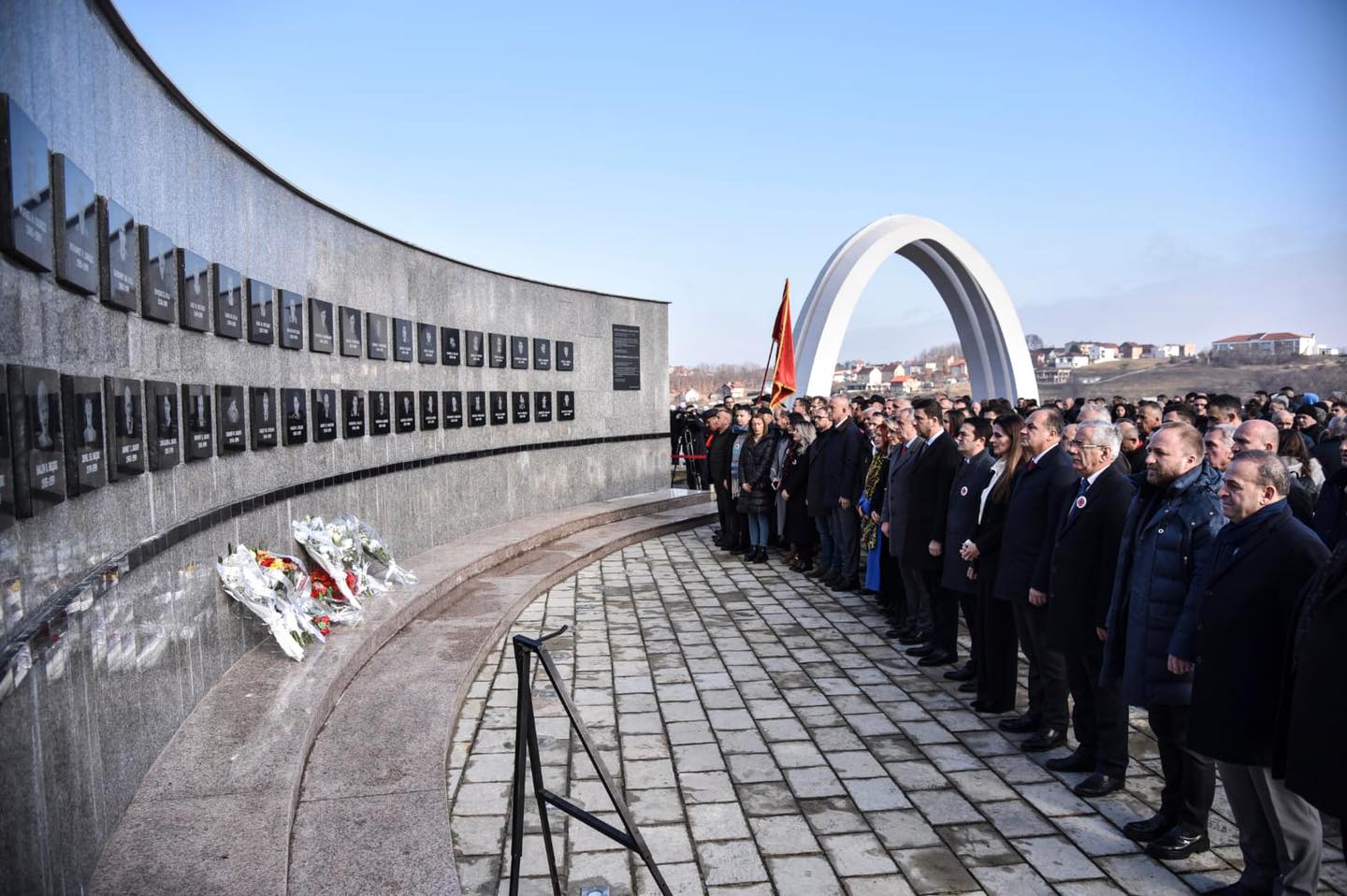 Krasniqi rikujton masakrën e Reçakut: Nuk do të heshtim deri sa drejtësia të vihet në vend