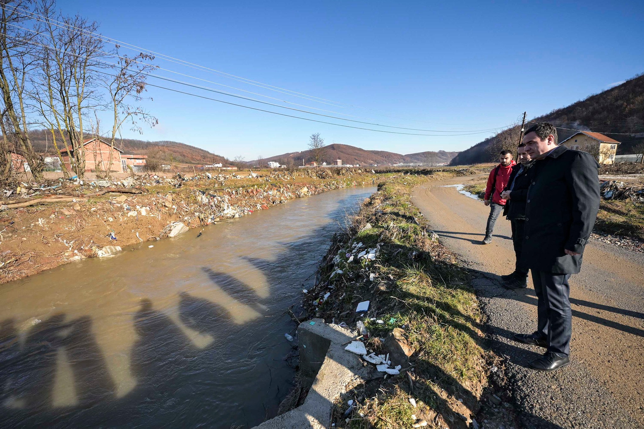 Kurti pas vërshimeve jep alarmin: Ka rrezik për epidemi