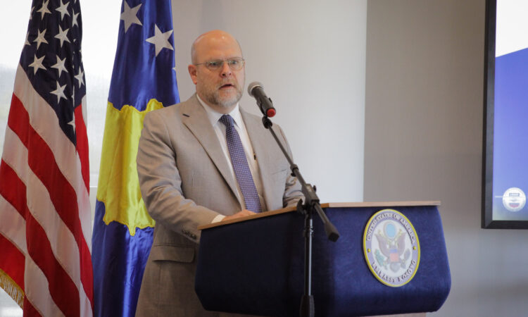 Ambasada e SHBA-së në Prishtinë: Zyra e Kurtit dhe ajo e Osmanit kanë konfirmuar pjesëmarrjen në diskutimin për Asociacionin