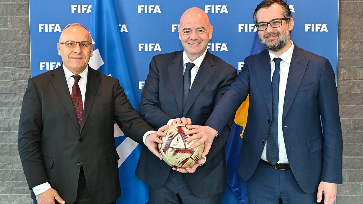 <a>Pritje e përzemërt nga Infantino për presidentin Ademi dhe ministrin Çeku </a>