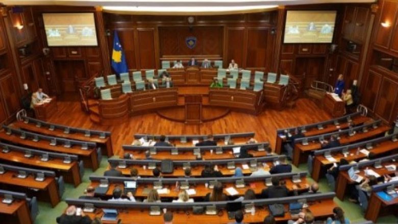 Sot në Kuvend mbahet debat parlamentar për dialogun Kosovë-Serbi