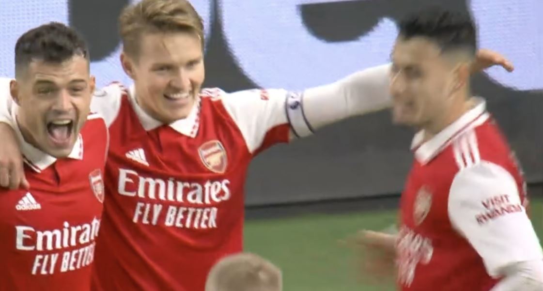 Odegaard realizon gol të bukur, Arsenali dyfishon epërsinë ndaj Tottenhamit