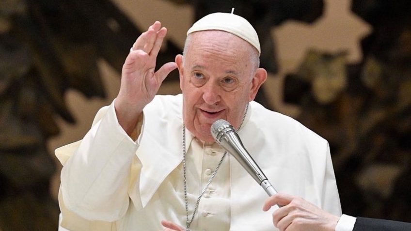 Papa kërkon veprime urgjente nga bota kundër ndryshimeve klimatike