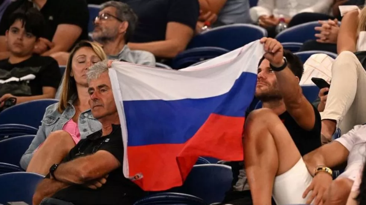 Ndalohen flamujt nga Rusia dhe Bjellorusia në “Australian Open”