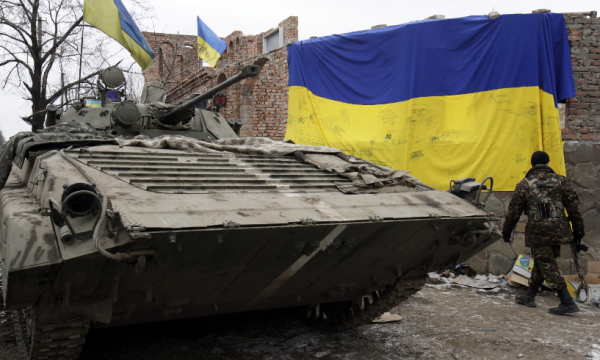 Pse dërgimi i armëve në Ukrainë po përçan Perëndimin?