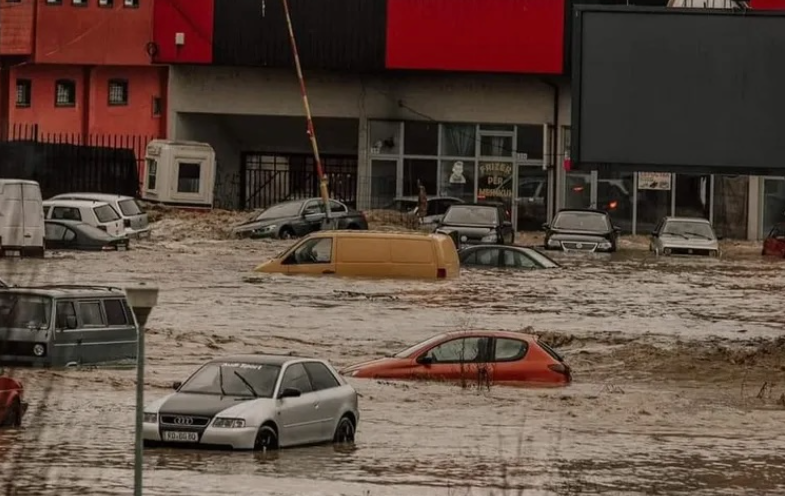 Selimi për vërshimet në Podujevë: Qytetarët të bëjnë kërkesë për dëmet, komisioni do t’i vlerësojë (VIDEO)