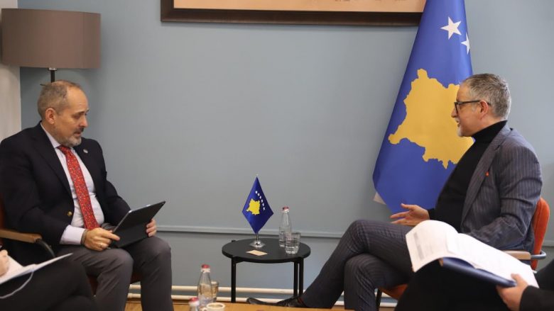 Vitia takon shefin e Zyrës së Bankës Botërore për Kosovë, flasin për projektet në shëndetësi