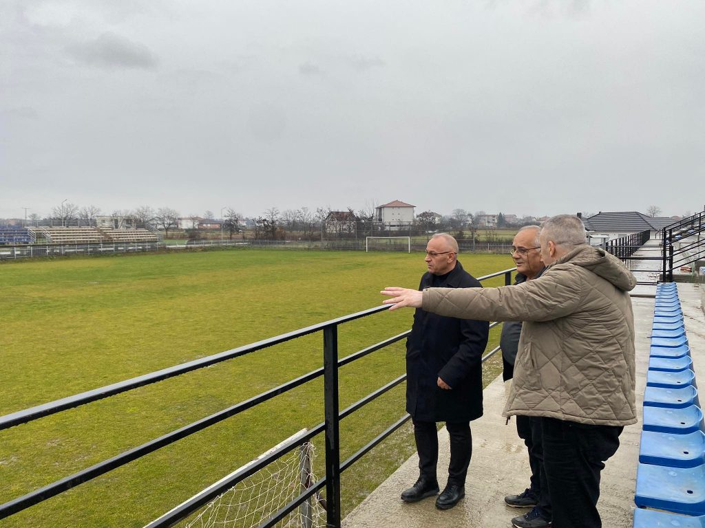 Këshilli Emergjent i FFK-së viziton stadiumet që u dëmtuan pas vërshimeve të fundit 