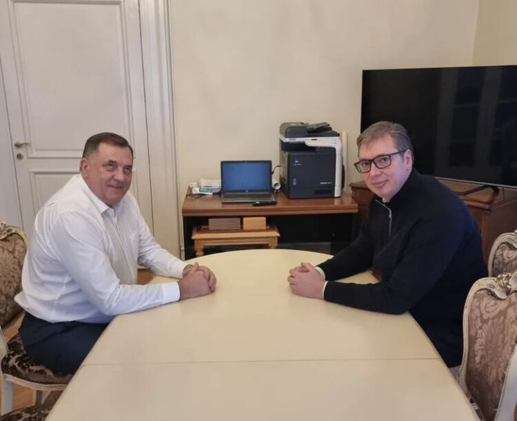 Vuçiq dhe Dodik takohen, u diskutua edhe për Kosovën