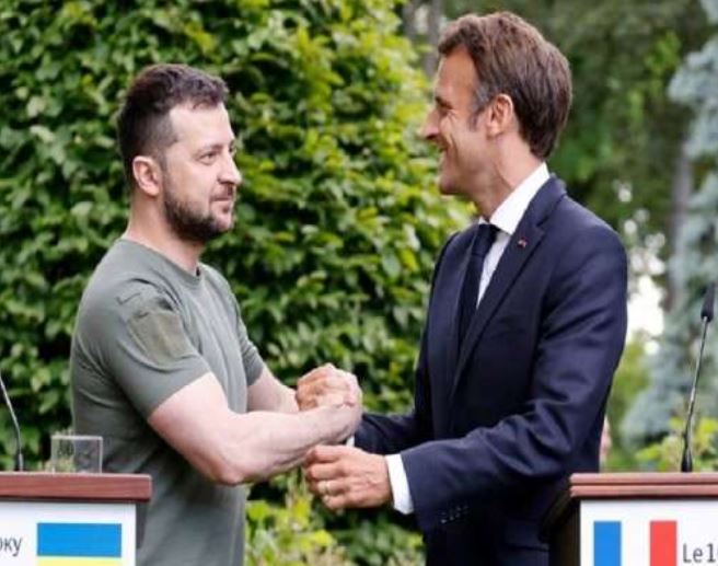 ​Zelensky falënderoi Macron për tanket: Faleminderit, mik