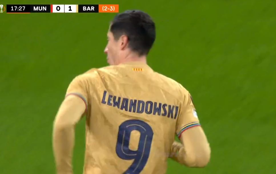 Lewandowski e kalon Barcelonën epërsi