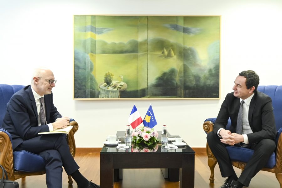 Kurti pret në takim ambasadorin e Francës: Kosova mbetet e përkushtuar dhe konstruktive në dialog
