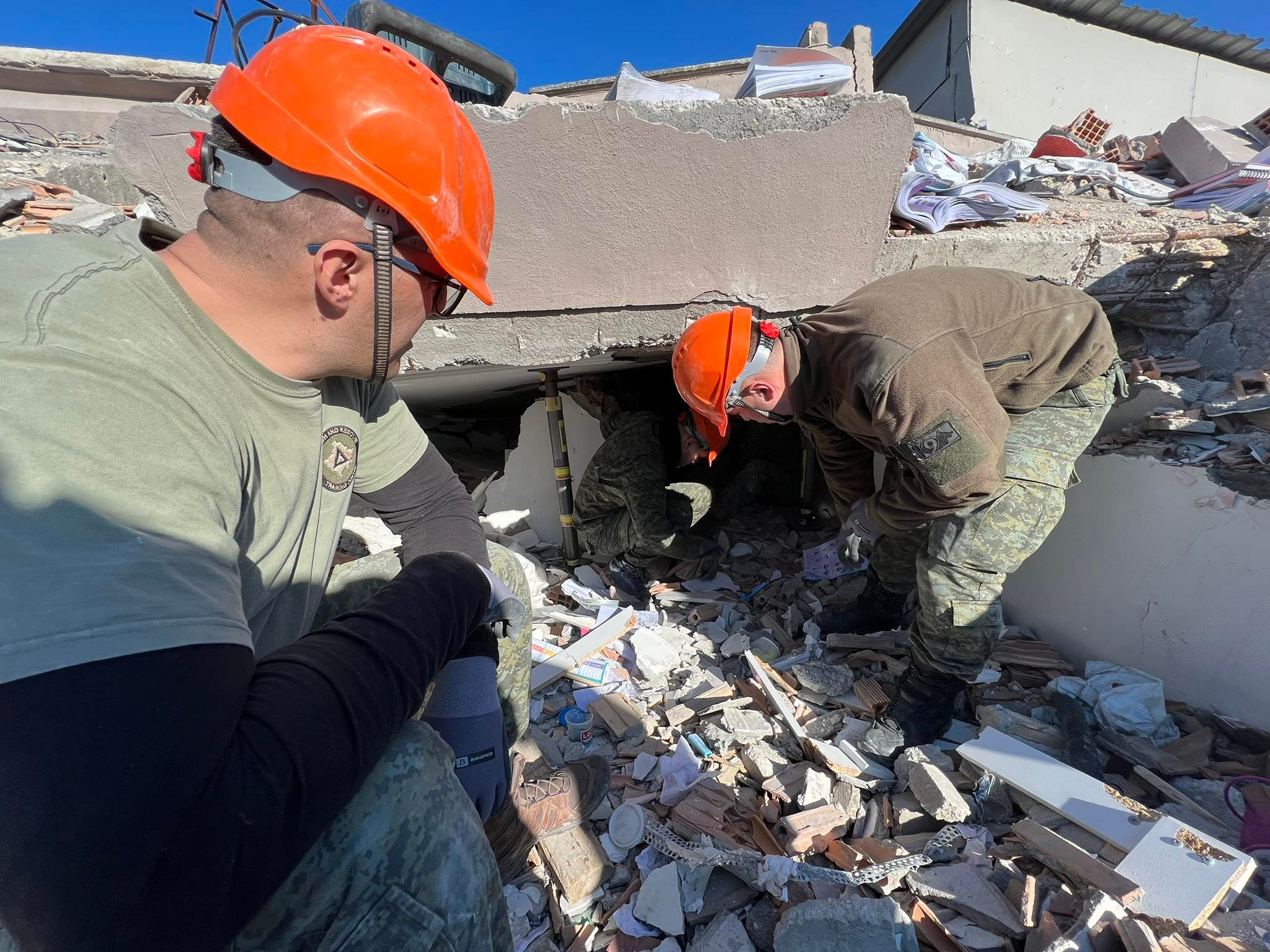 Komandanti i FSK-së flet për nxjerrjen e personave nga rrënojat në Turqi