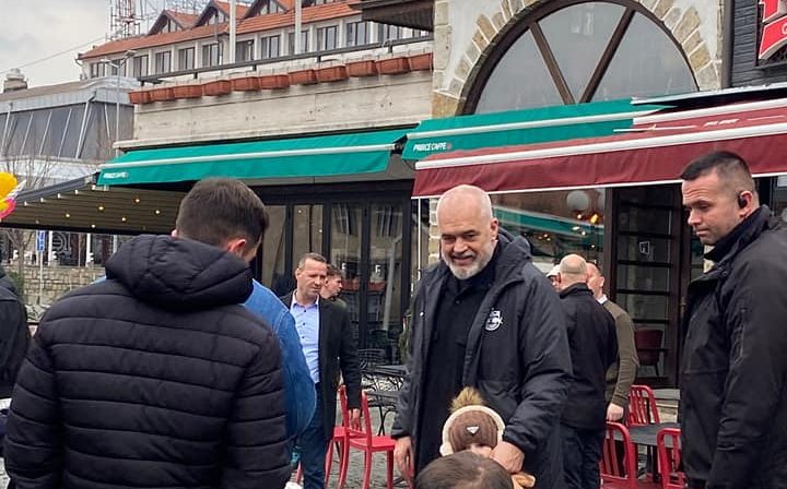 Edi Rama sot vizitoi qytetin e Prizrenit (FOTO)