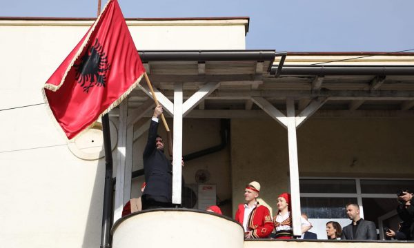 Mustafi dënohet nga Serbia për ngritjen e flamurit shqiptar në Luginë të Preshevës