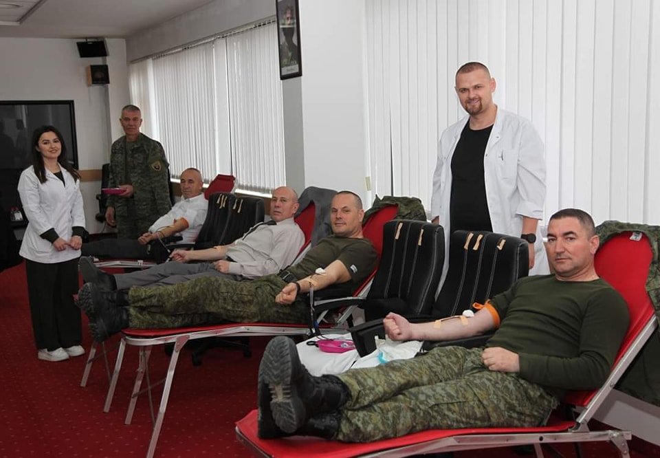 Ministria e Mbrojtjes së bashku me FSK-në fillojnë aksionin tradicional për dhurimin e gjakut