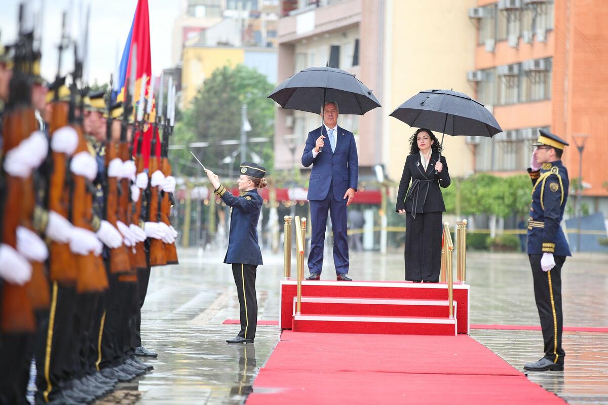 Osmani vizitë zyrtare në Mal të Zi, do të takohet me homologun e saj