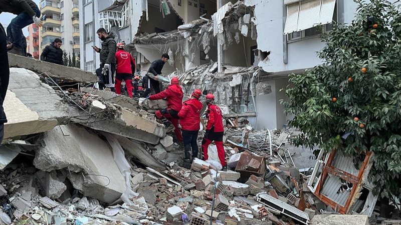 Pakistanezi anonim dhuron 30 milionë dollarë për tërmetin në Turqi e Siri