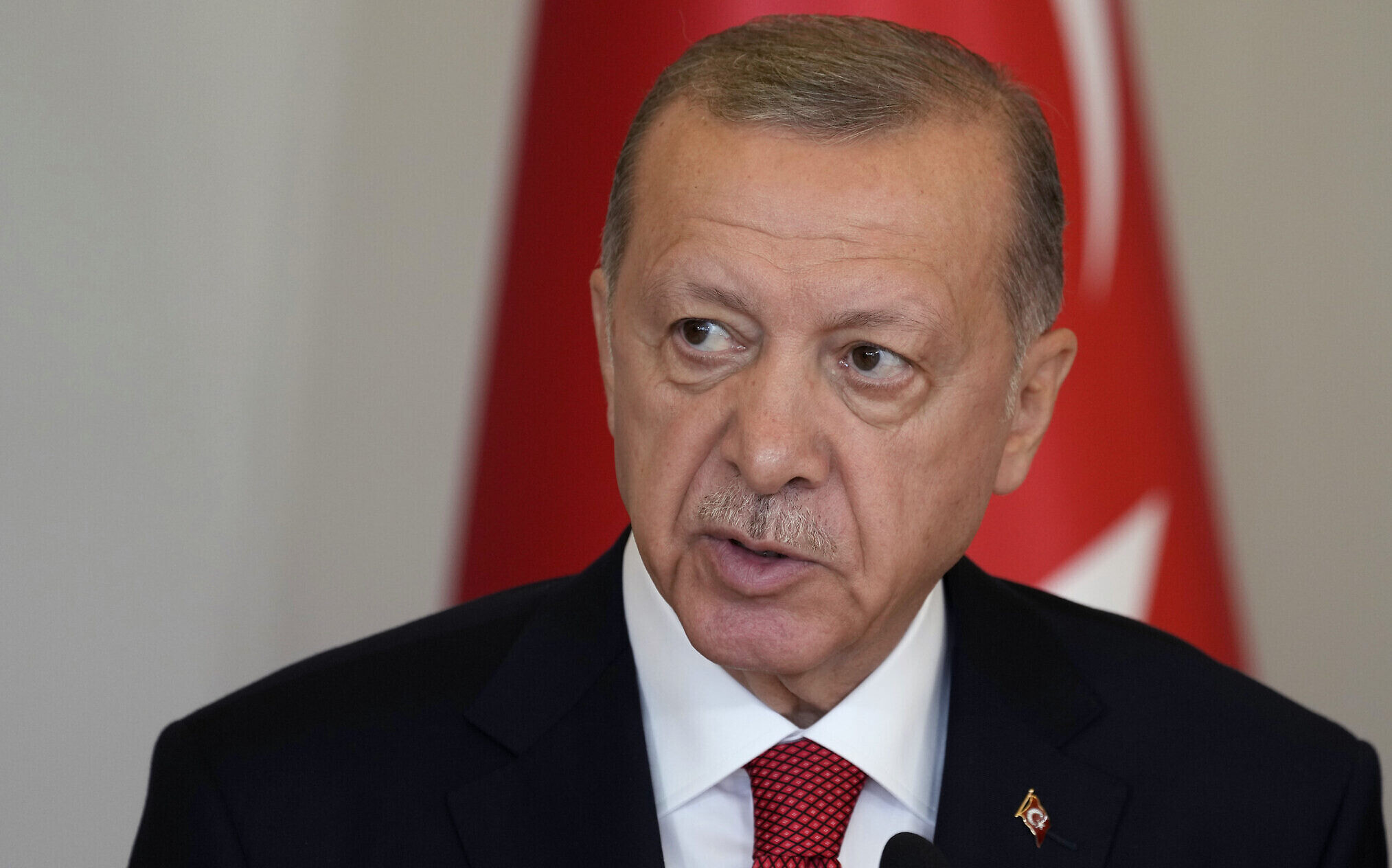 Erdogani: Më shumë se tetëmijë njerëz në Turqi u nxorën të gjallë nga rrënojat