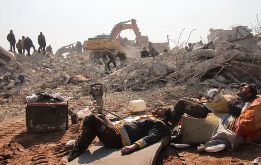 Tre persona shpëtohen nga rrënojat në Siri, 110 orë pas tërmetit