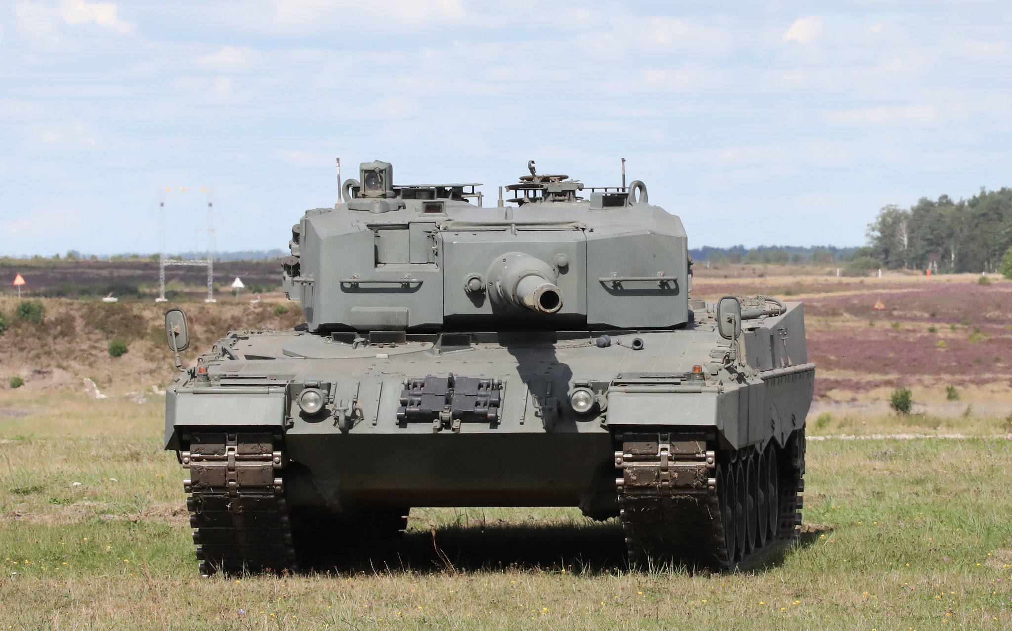 Kanadaja premton katër tanke të reja Leopard 2