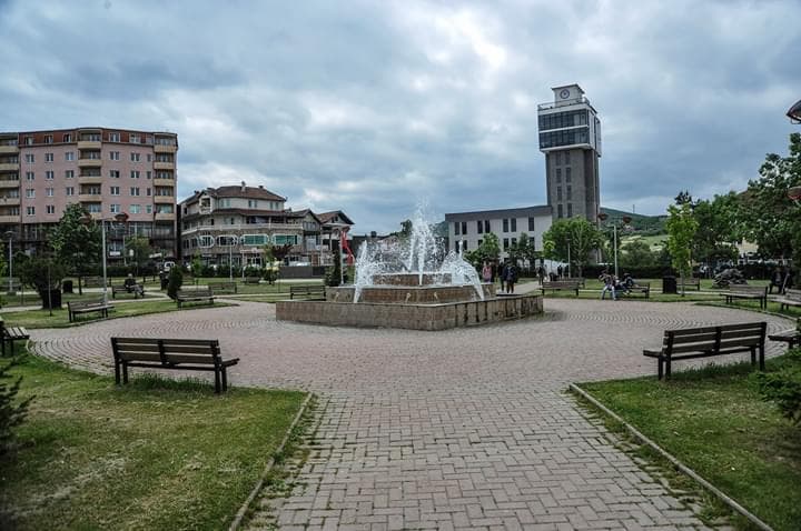 Ndërtohet parking mbi varre, ankohen qytetarët (VIDEO)