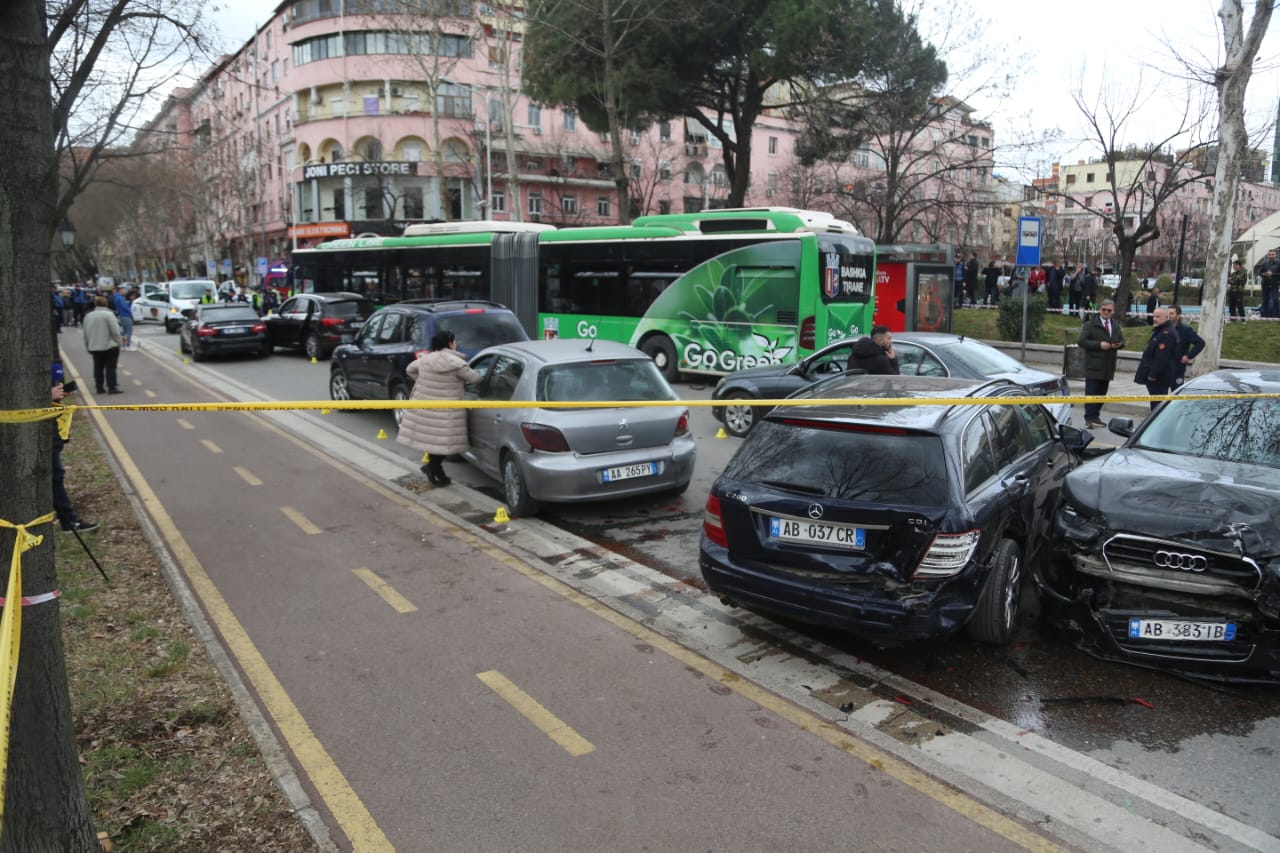 Arrestohet shoferi i autobusit që shkaktoi aksidentin e shumëfishtë në Tiranë