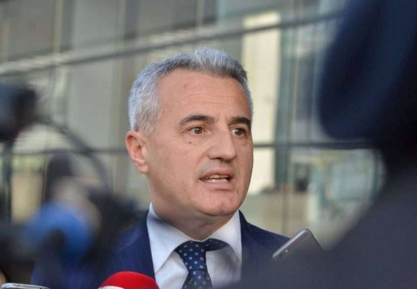 Avokati Arianit Koci thotë se nuk ka ngrohje në Gjykatën Themelore në Prishtinë