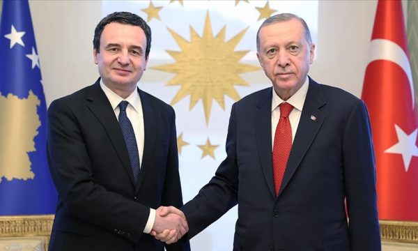 Erdogan u takua sot me kryeministrin Kurti