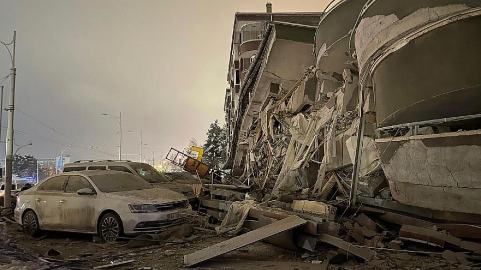 Analiza e BBC: Pse ishte kaq vdekjeprurës tërmeti në Turqi dhe Siri?