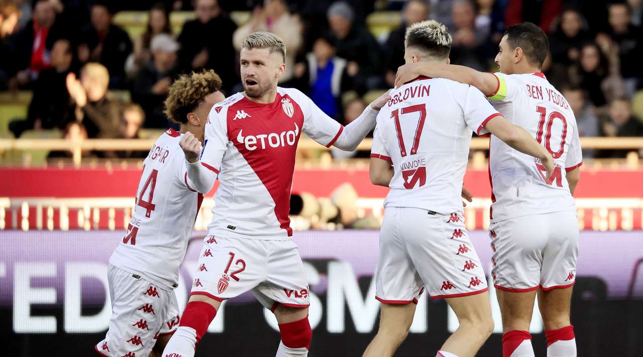 Monaco fiton me lehtësi në derbi ndaj Parisit