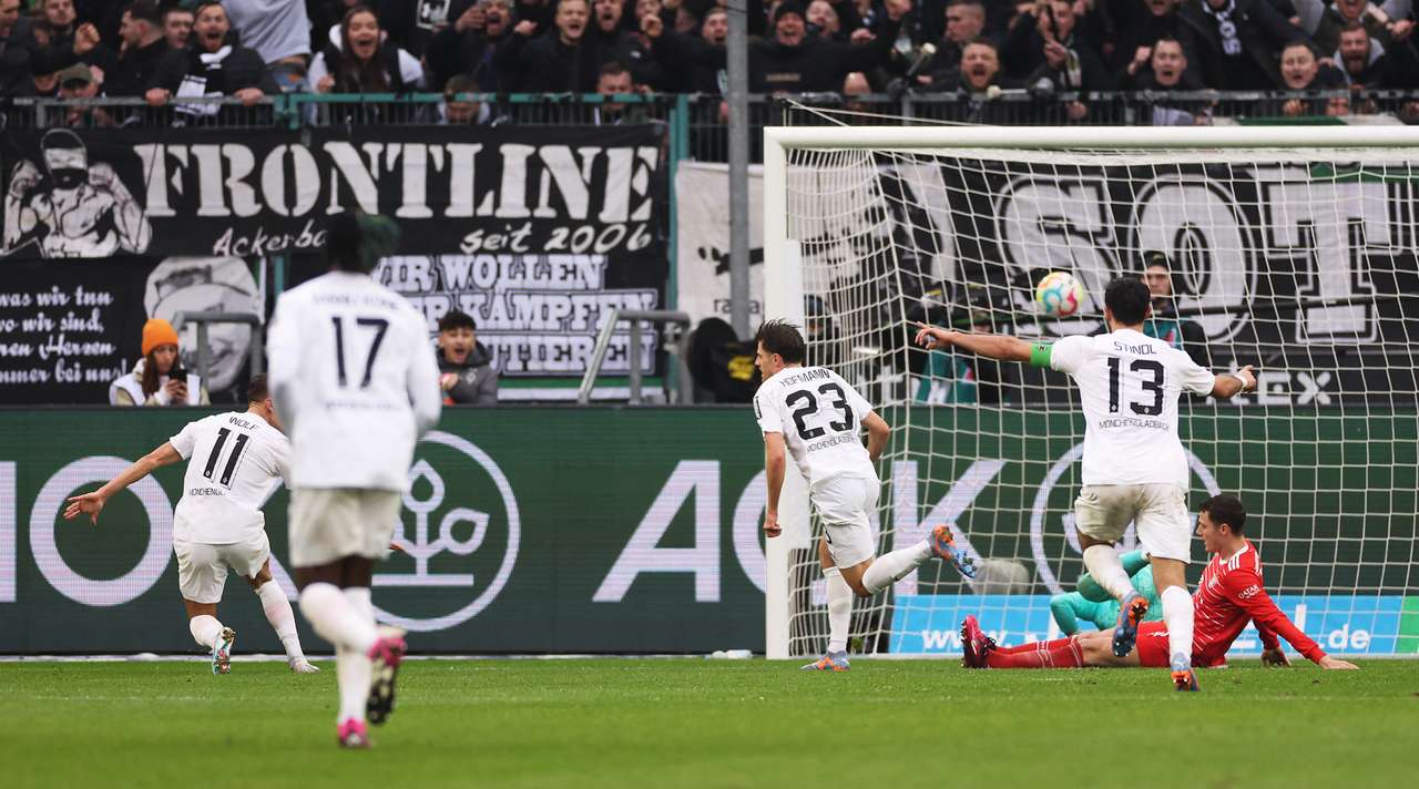 Borussia Monchengladbach shkakton befasin e xhiros së 21-të në Bundesligë, mposht Bayernin