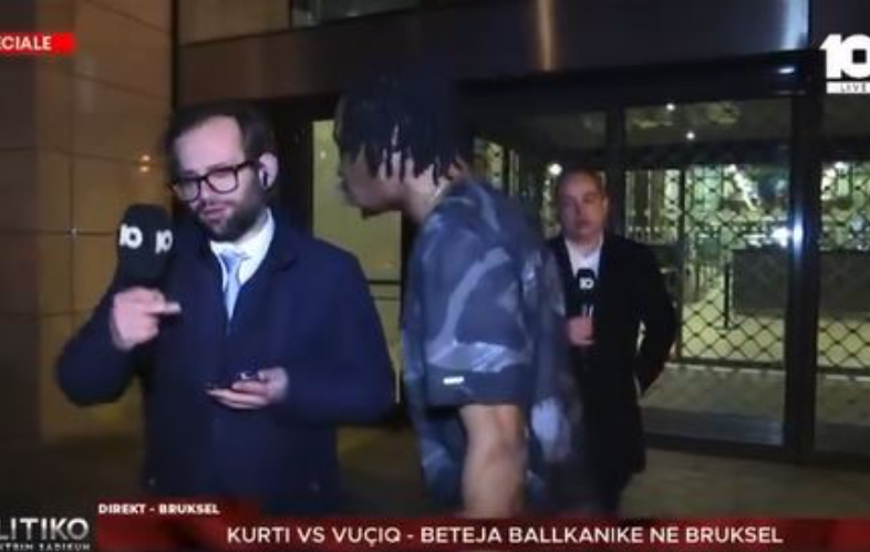 Një qytetar u vërsulet gazetarëve kosovarë në Bruksel (VIDEO)