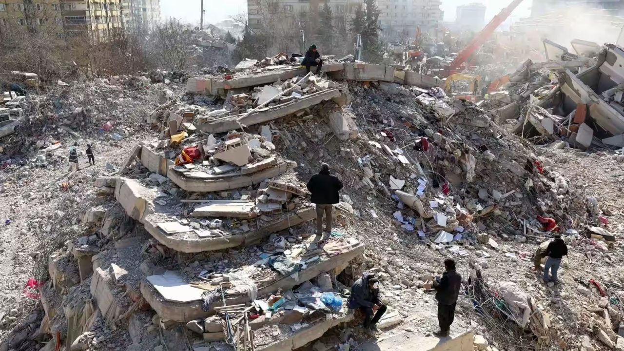 Gjendja e tmerrshme që la pas tërmet në Siri e Turqi, nëpërmjet fotografive
