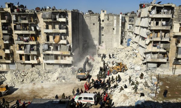 Tërmeti në Turqi: Rreth 200 të arrestuar pas shembjes së ndërtesave