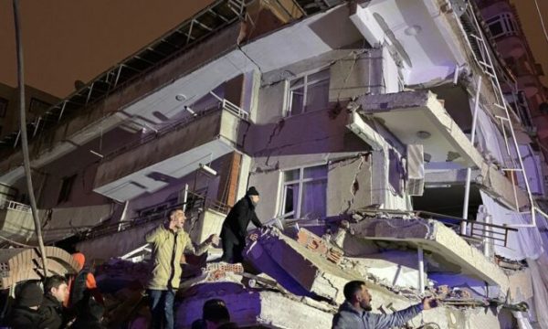 Mbi 200 të vdekurve nga tërmeti në Gaziantep, qindra të plagosur