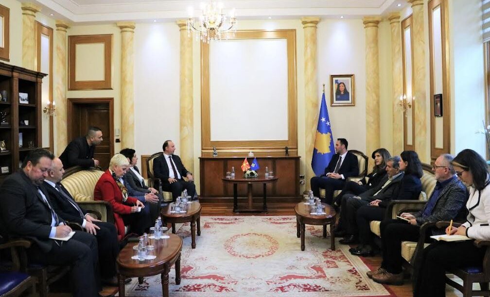 Konjufca në takim me delegacionin parlamentar nga Maqedonia e Veriut