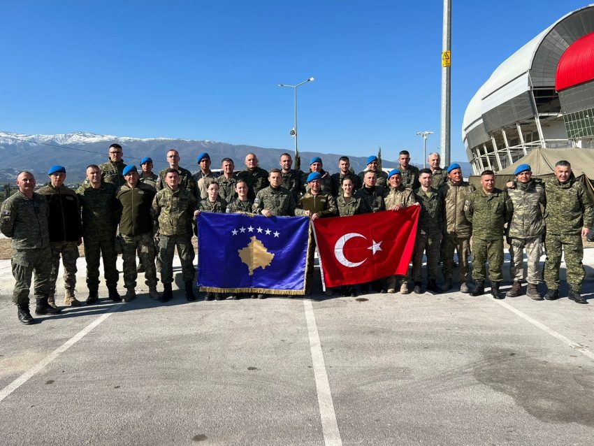 Mehaj poston foto se si ushtarët e FSK-së e festuan Pavarësinë në Turqi