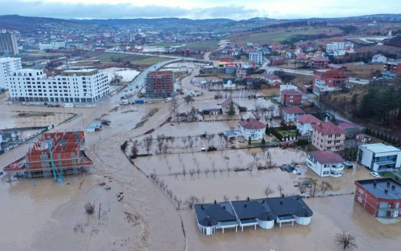 Agjencia e Emergjencave ka një kërkesë pas paralajmërimit për vërshime