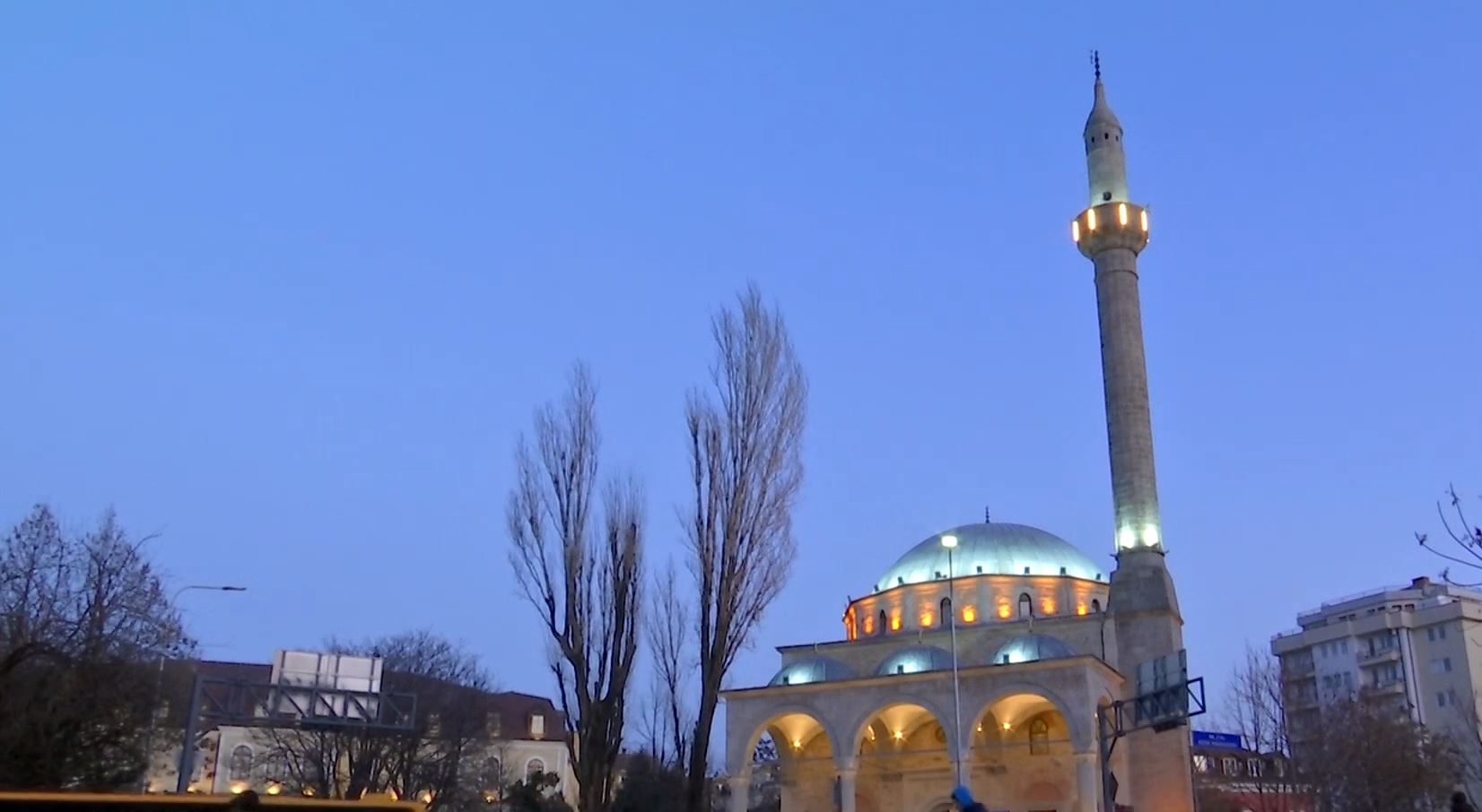 Xhamia e Çarshisë, gati për besimtarët