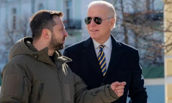 Kështu udhëtoi Biden në Kiev për t’u takuar me presidentin e Ukrainës