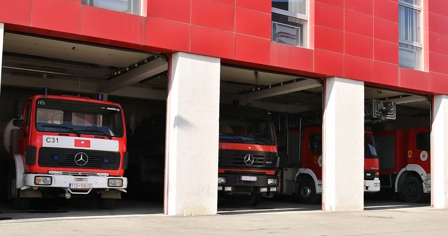 Zjarrfikësit e Prishtinës, të pakënaqur me koeficientin e ri të pagave (VIDEO)