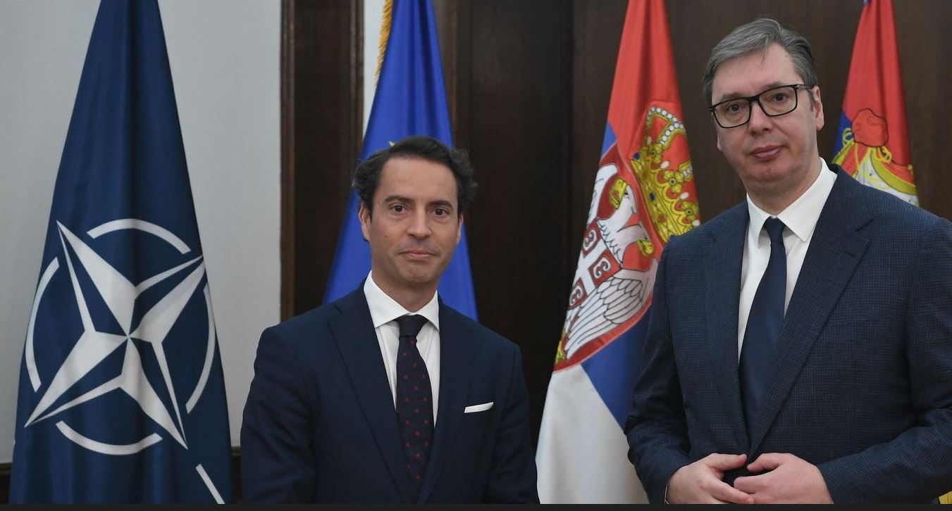 Vuçiq pas takimit me zyrtarin e NATO-s: Prishtina duhet ta formojë Asociacionin e komunave me shumicë serbe