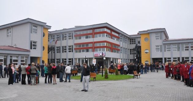 Stafi i shkollave, takimi në komunë përçan teknikët (VIDEO)