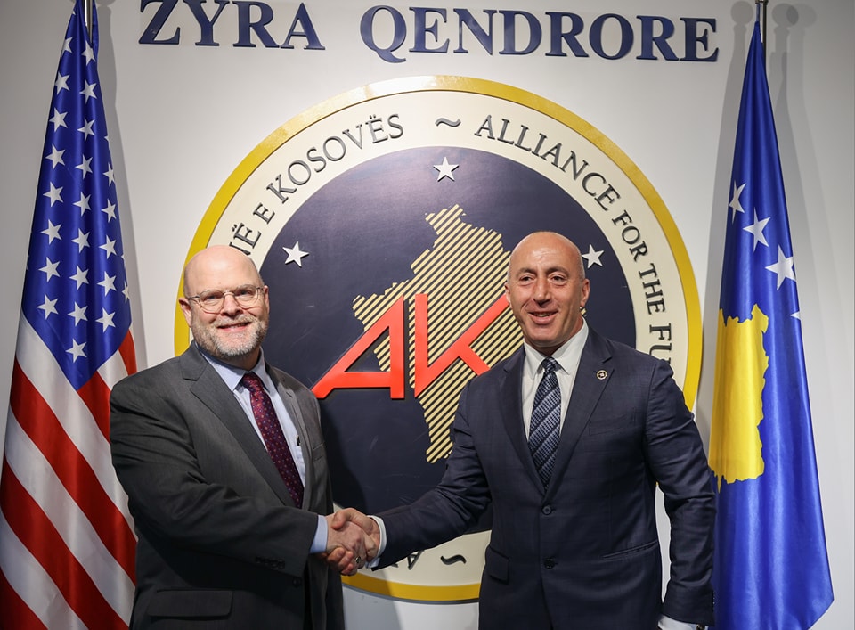 Edhe Haradinaj takohet me ambasadorin Hovenier