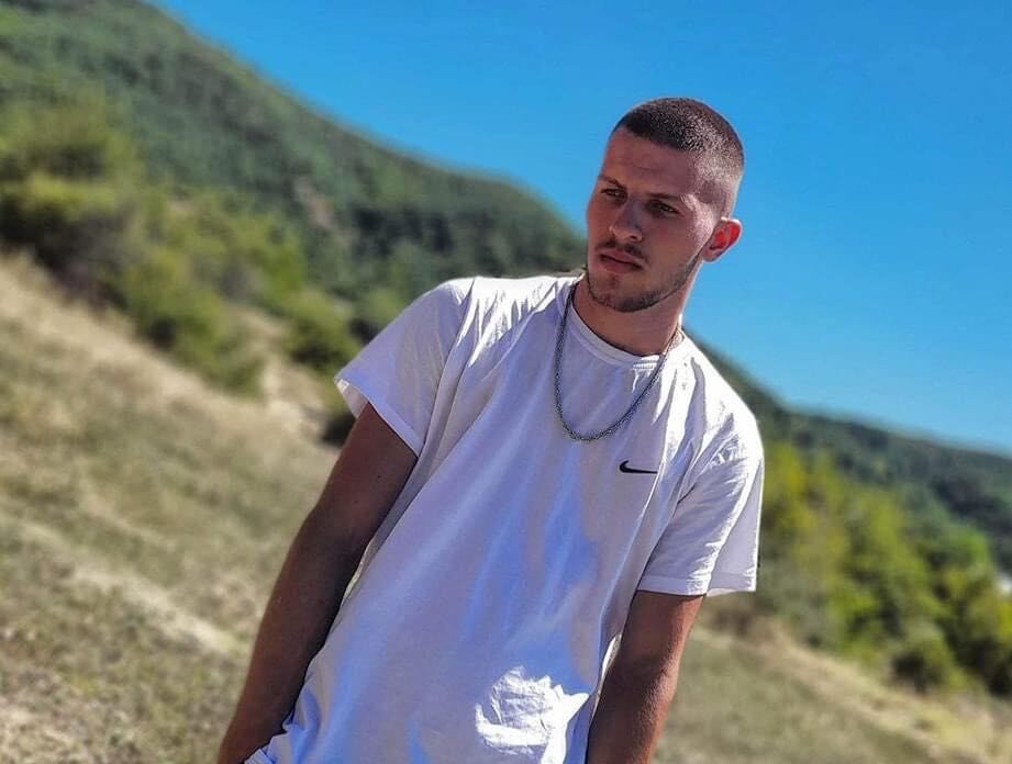 Ky është 22-vjeçari që u gjet i vdekur në shtëpinë e tij në Gjilan