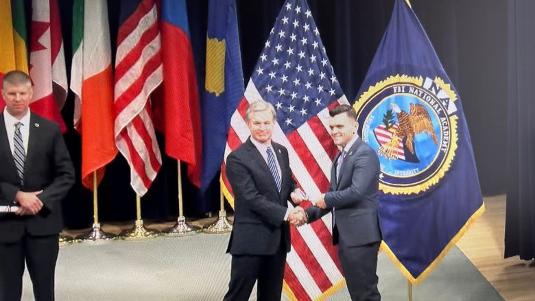 Kapiteni Blerim Salihu diplomohet në Akademinë Kombëtare të FBI-së
