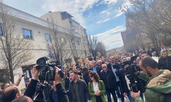 Nis protesta e PSD-së kundër marrëveshjes së Ohrit dhe Asociacionit, Molliqaj në krye të qytetarëve