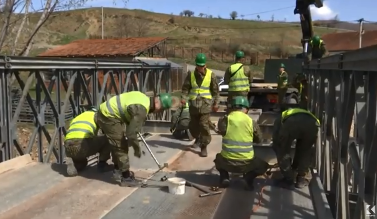 FSK-ja ndërton urën në Aqarevë
